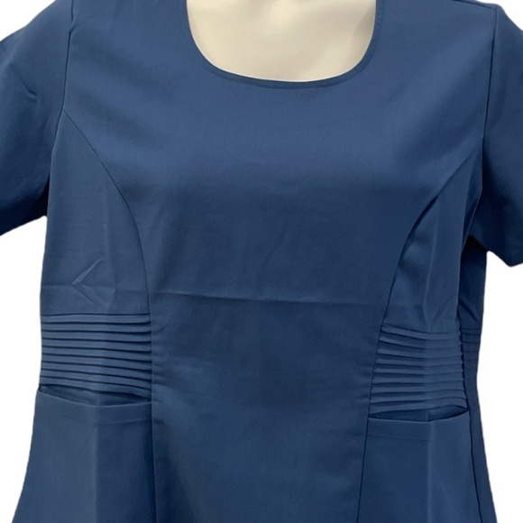 Rant Medical Scrub Top. Ceil Blue. Size Medium - Picture 2 of 9